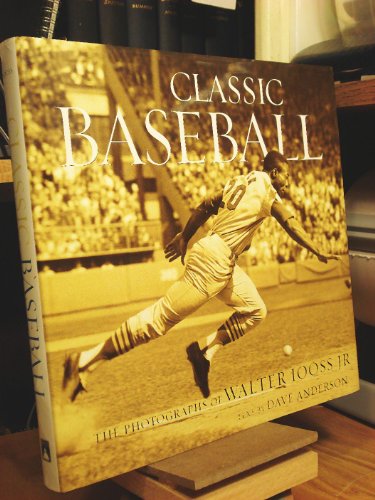 cover image CLASSIC BASEBALL: The Photographs of Walter Iooss Jr.