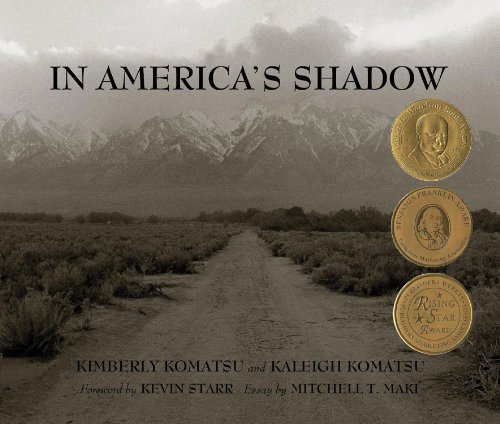 cover image In America's Shadow