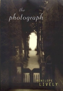 THE PHOTOGRAPH