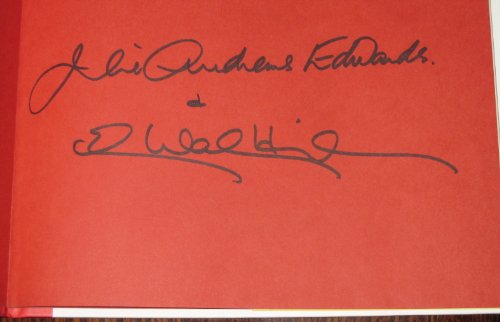 cover image Dumpy Saves Christmas