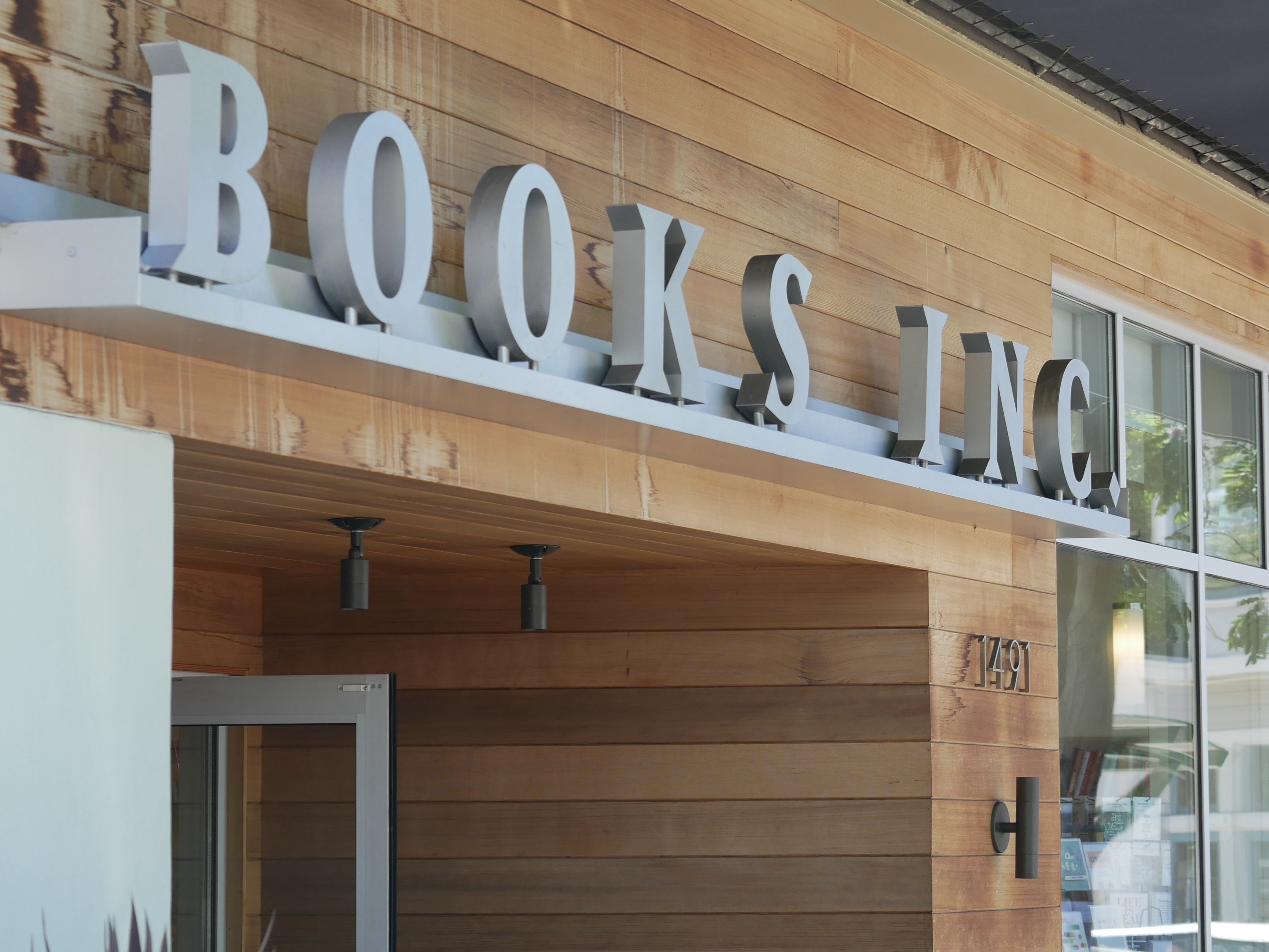 Books Inc. Begins Fundraising Drive for Its Reading Bridge Nonprofit